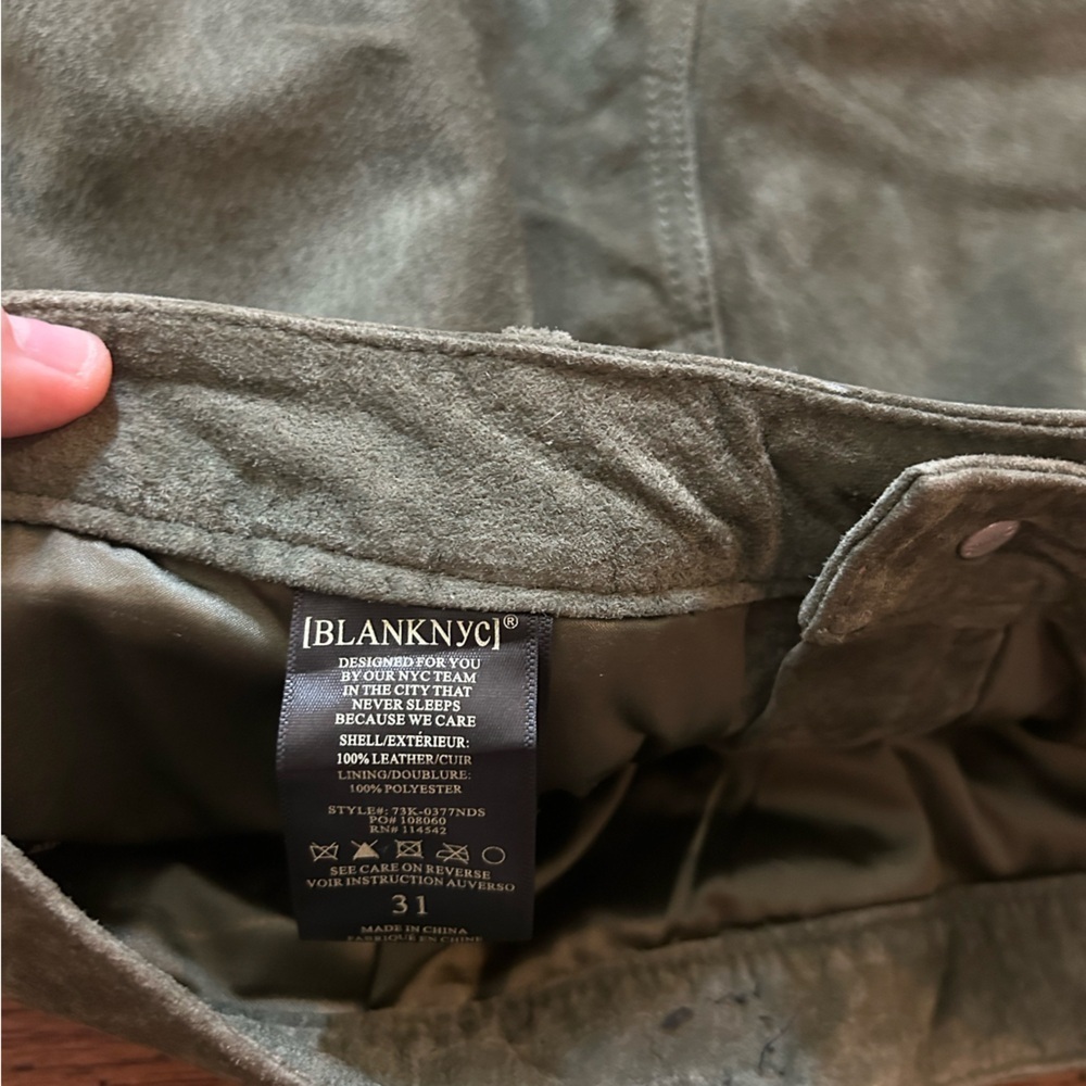 Blank NYC Suede green skirt, size 31 - Picture 2 of 3